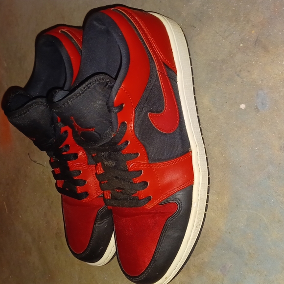 Retro Jordan 1s low's - Picture 5 of 9